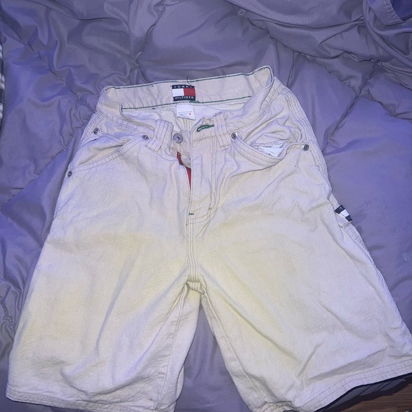 Tommy Hilfiger mid short ish lol - Picture 2 of 4